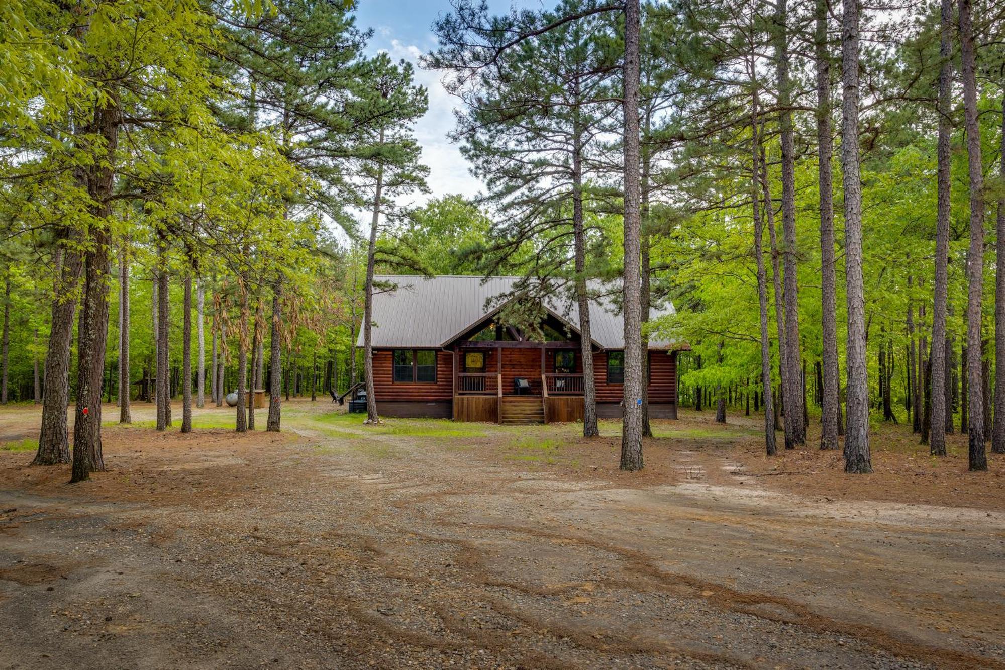 Cross Timbers Cabin On The Grove'S 25-Acres Broken Bow Kültér fotó